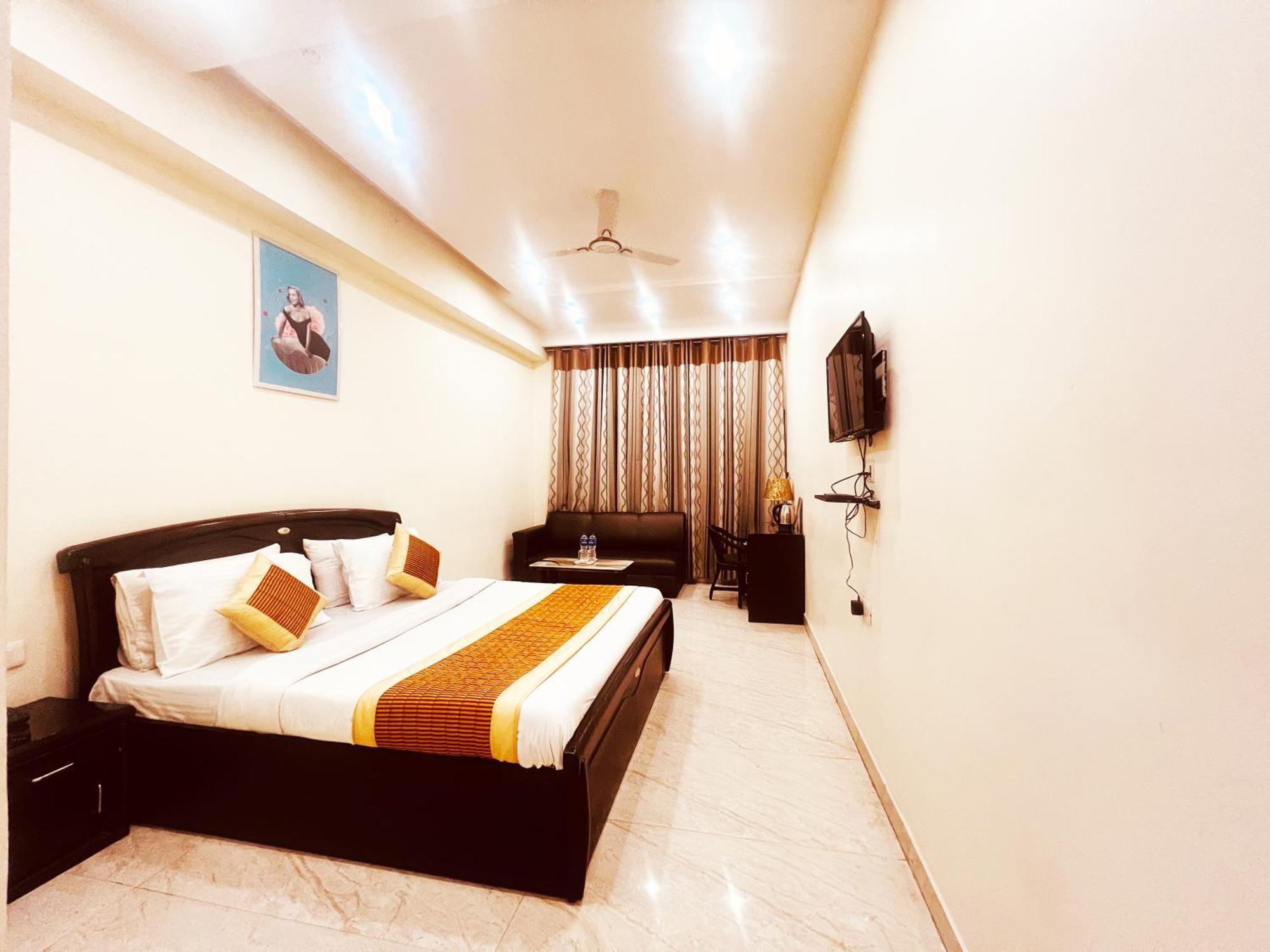 Hotel Lagoona And Banquet Hall New Delhi Exterior photo