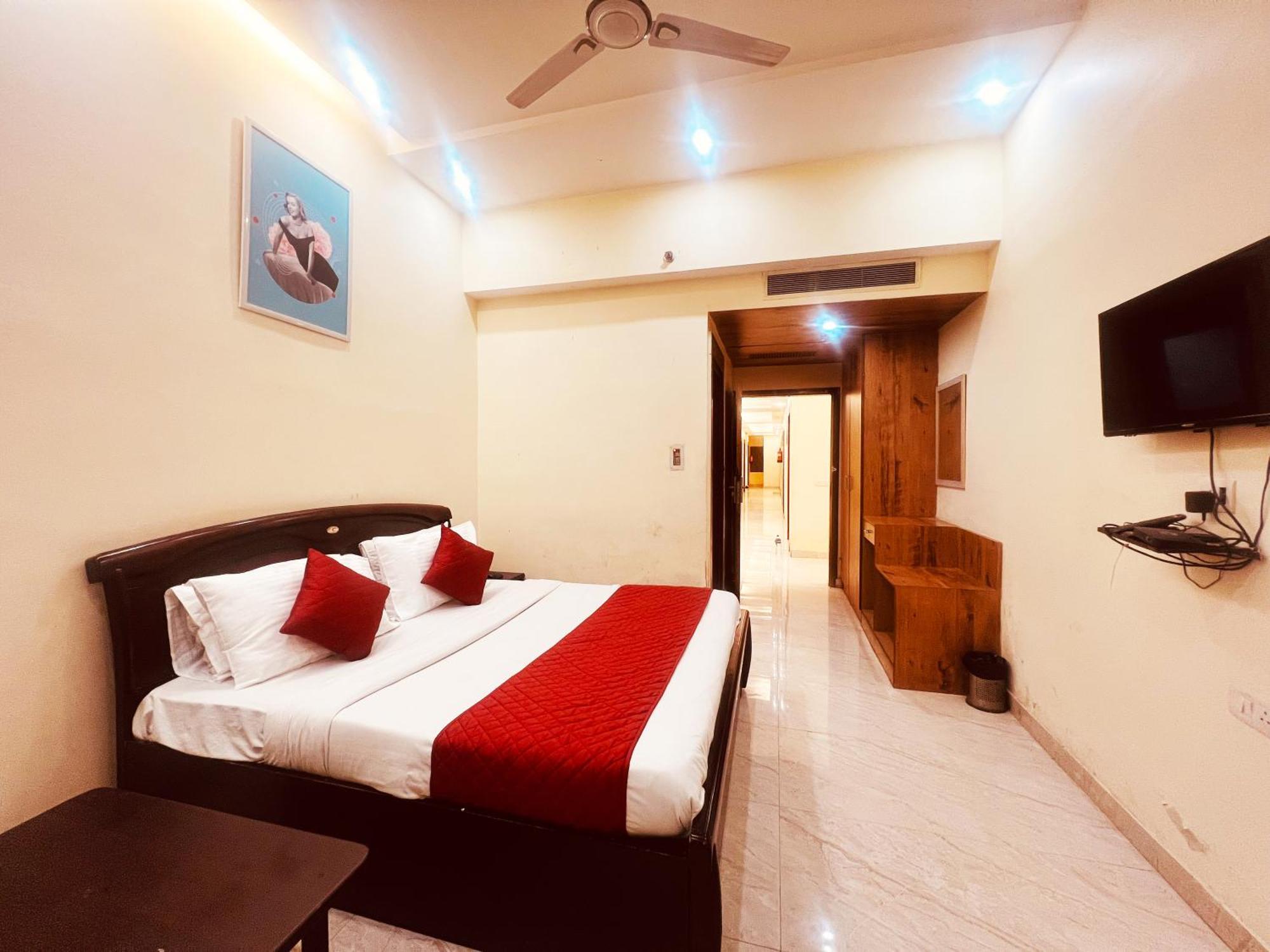 Hotel Lagoona And Banquet Hall New Delhi Exterior photo
