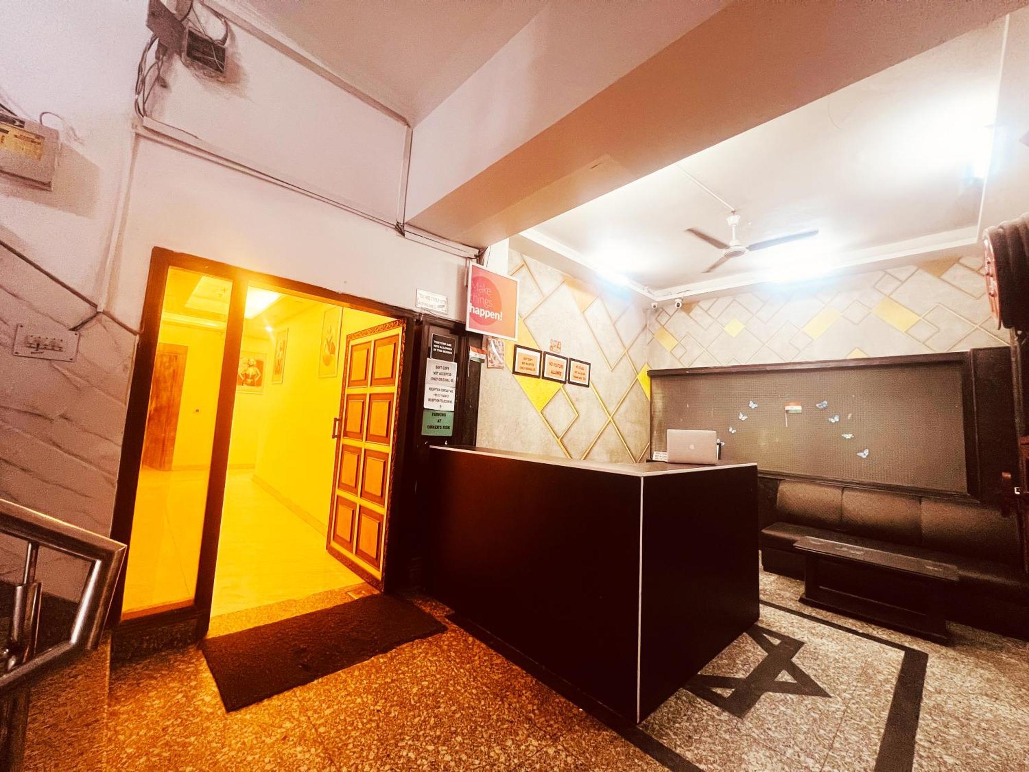 Hotel Lagoona And Banquet Hall New Delhi Exterior photo
